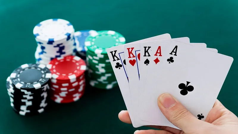 Cách đánh bài Poker cơ bản người mới cần nắm chắc